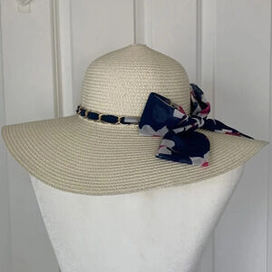 Ivory derby 🐎 floppy hat Napa wine tasting